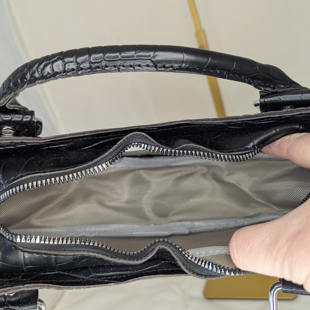 Black Crocodile-Embossed Bat Purse - Picture 7 of 7